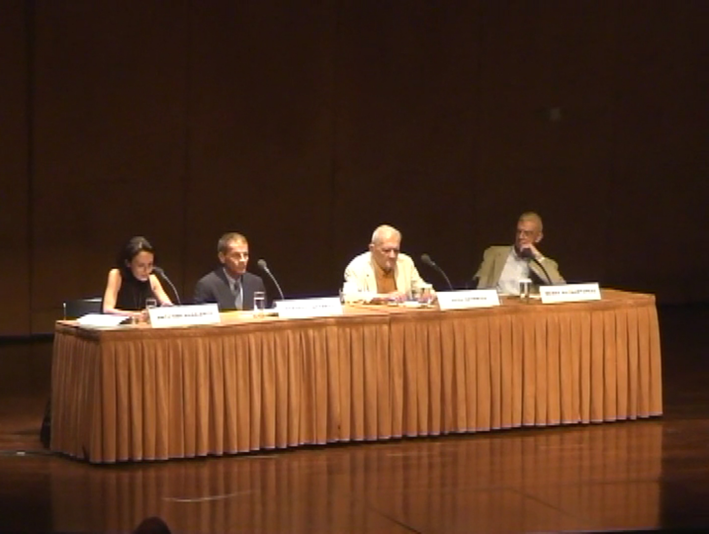 Δείτε την εκδήλωση για τα 50 χρόνια λογοτεχνικής προσφοράς του Μένη Κουμανταρέα