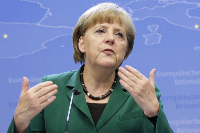 Ανοικτό αφήνει η Μέρκελ το ενδεχόμενο προσαρμογής του ελληνικού προγράμματος