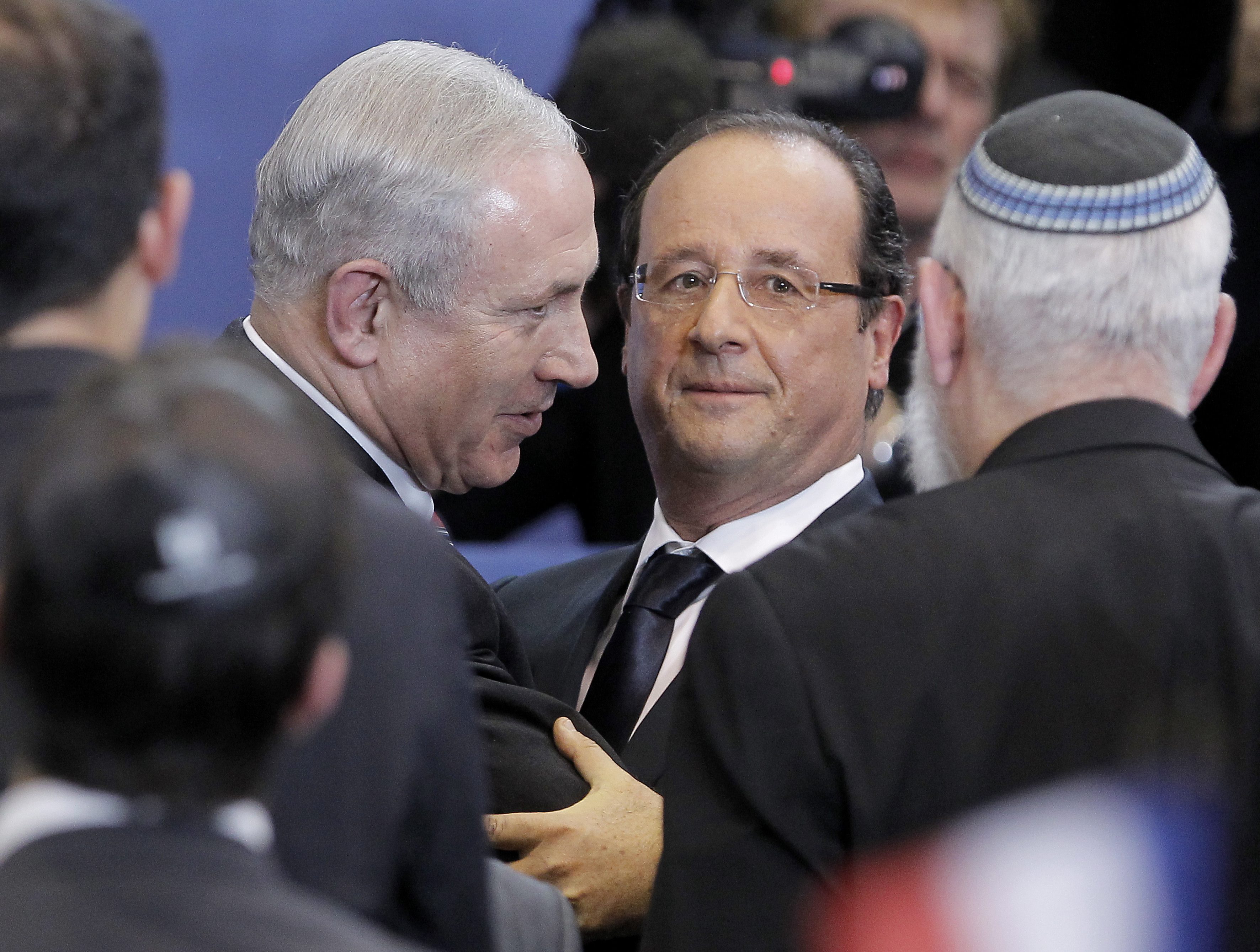 «Εθνική μας υπόθεση» η καταπολέμηση του αντισημιτισμού λέει ο Ολάντ