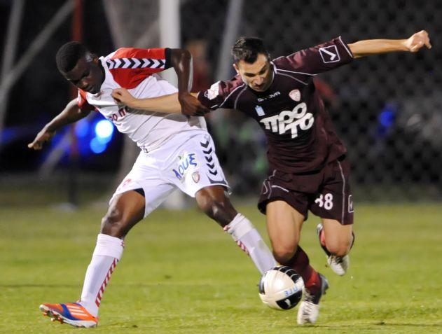 Ισοπαλία με την Παναχαϊκή και κορυφή για τη Λάρισα