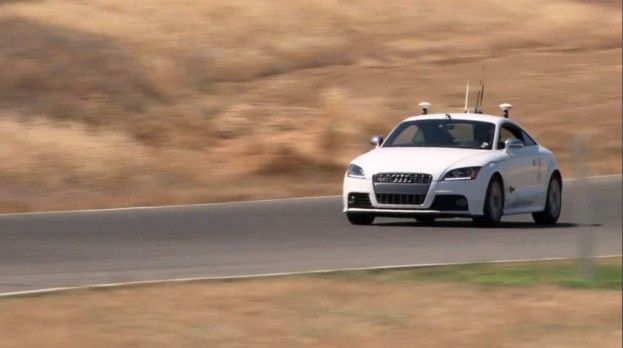 Ρομποτικό αυτοκίνητο πιάνει τα 200 σε πίστα αγώνων