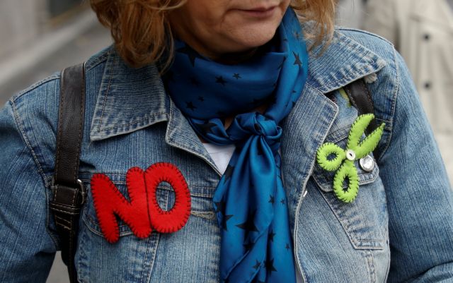 Χαστούκι στην τρόικα (και) από την Κομισιόν για τις προτάσεις της στα εργασιακά