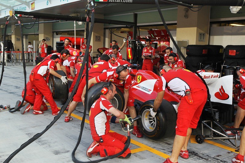 Grand Prix Abu Dhabi 2012: Τι ετοίμαζαν οι μηχανικοί της Ferrari για 6 ώρες στο κλειστό Pit Box;