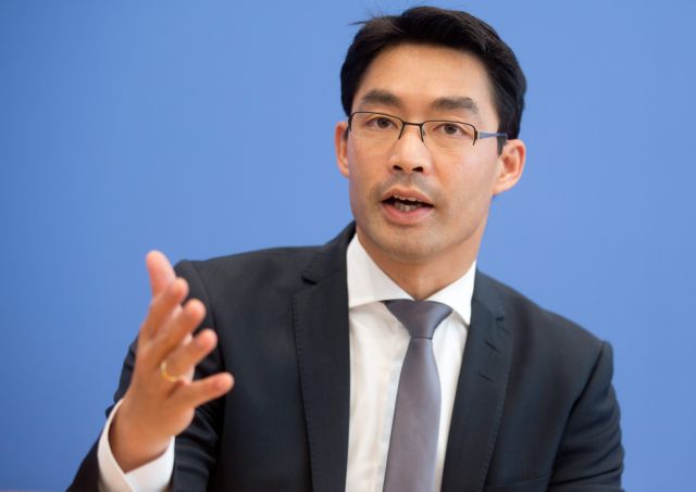 Κίνδυνο για τον γερμανικό προϋπολογισμό από ελληνικό «κούρεμα» βλέπει ο Ρέσλερ