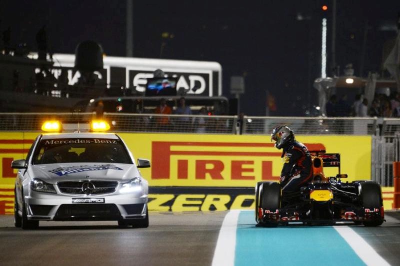 Grand Prix Abu Dhabi 2012: O L. Hamilton ξεκινά από την Pole Position