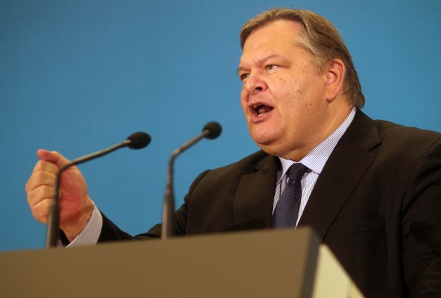 Δεν παίζουμε με την τύχη της χώρας, τονίζει ο Ευάγγελος Βενιζέλος