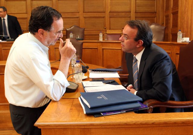 Σκληρή κόντρα στη Βουλή για τον προϋπολογισμό του 2013