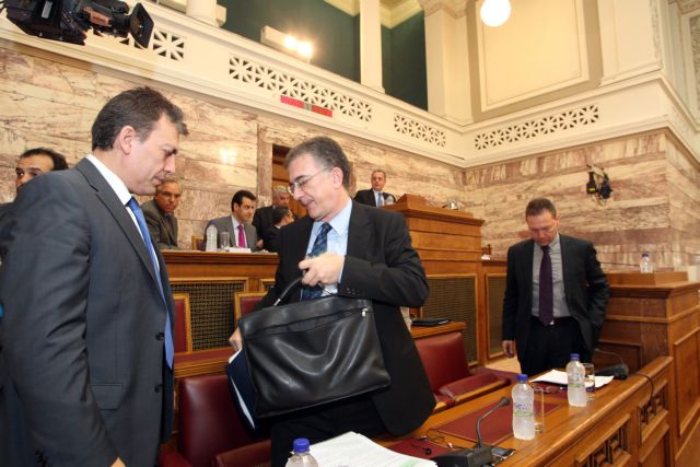 Εγκρίθηκε κατά πλειοψηφία από ΝΔ-ΠΑΣΟΚ στην Επιτροπή το νέο μνημόνιο