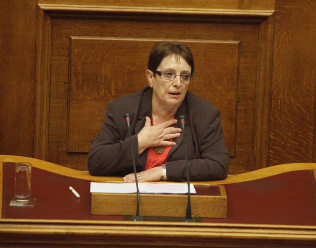 Βαρβαρότητα τα νέα μέτρα, επίθεση κατά των εργαζομένων, λέει η Αλέκα Παπαρήγα