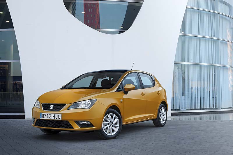 Νέες, μειωμένες τιμές για το ανανεωμένο Seat Ibiza