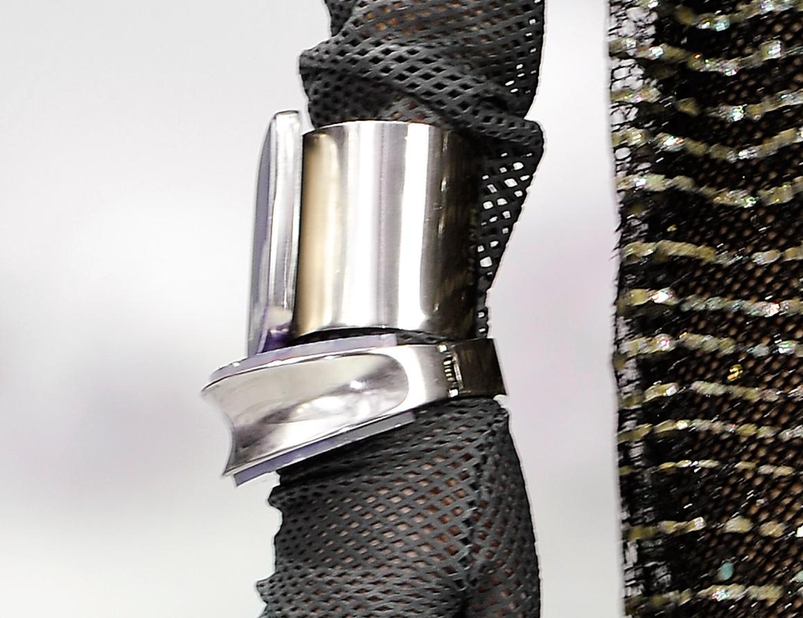 Φαρδιά βραχιόλια:το αξεσουάρ του χειμώνα