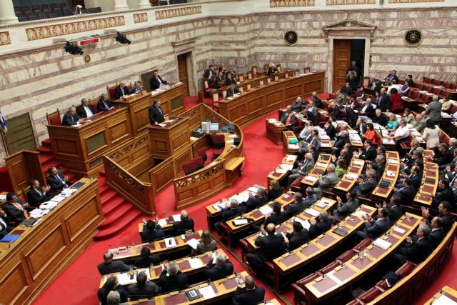 Έξι διαγραφές στο ΠΑΣΟΚ και μία στη ΝΔ στοίχισε το νέο Μνημόνιο