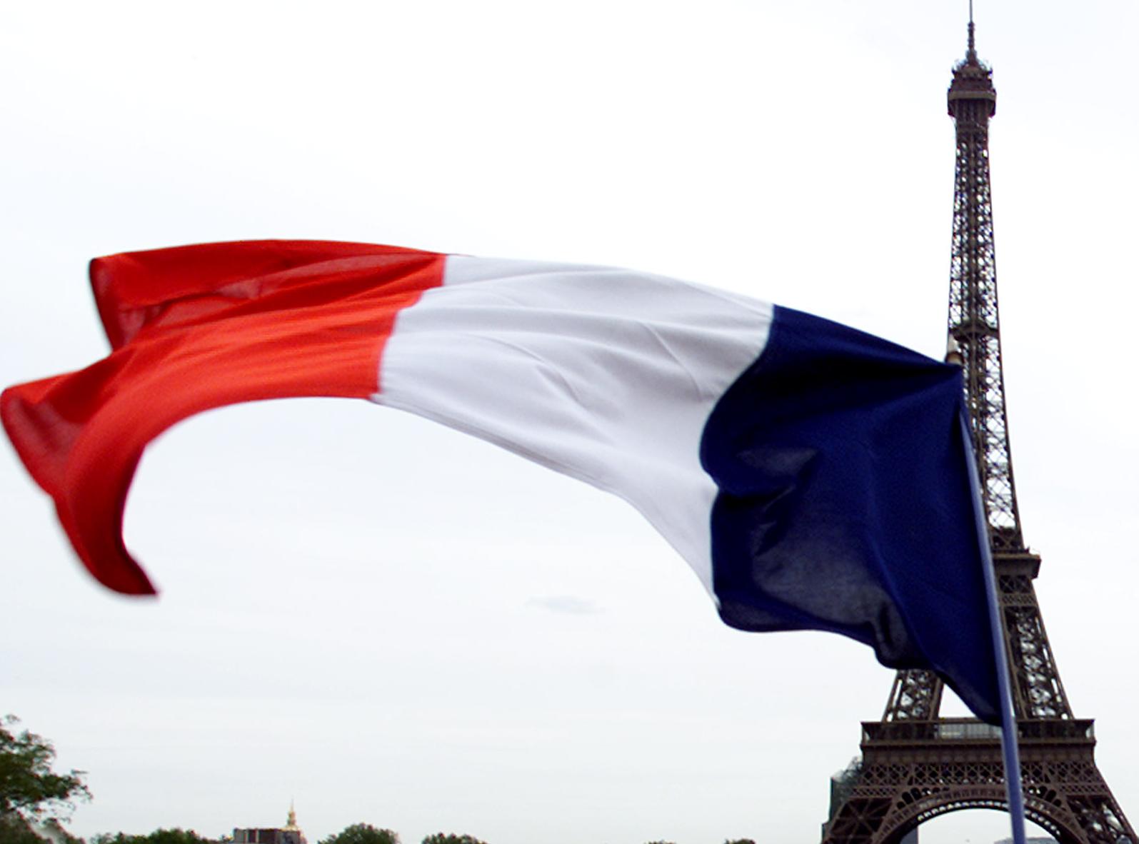 Κάντε το όπως οι Γάλλοι, συμβουλεύει τους Βρετανούς διπλωμάτες το Φόρεϊν Όφις