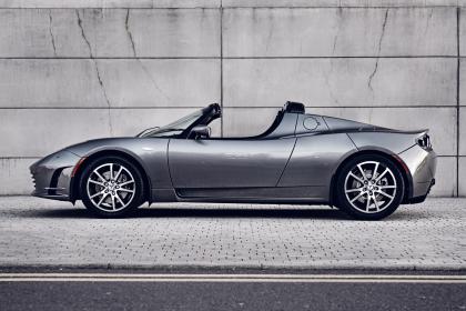 Tesla Roadster 2017: Mε αγRιότερες διαθέσεις