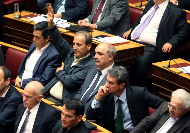 Αιχμές κατά της ηγεσίας του ΠΑΣΟΚ αφήνει ο Θ.Παραστατίδης μετά τη διαγραφή του