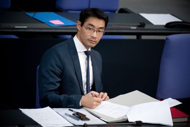 Στον Ρέσλερ δίνουν οι Φιλελευθέροι το «χρίσμα» για την διεκδίκηση της καγκελαρίας