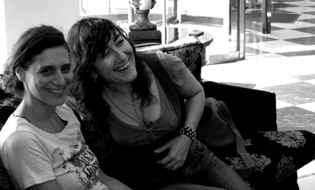 Αθηνά Ραχήλ Τσαγγάρη: Καλωσήλθατε στο μυστηριώδες σύμπαν του «The Capsule»