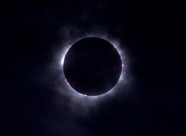 Την πρώτη ολική έκλειψη Ηλίου απόλαυσαν οι Αυστραλοί