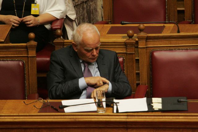 Οι υπάλληλοι που τίθενται σε διαθεσιμότητα δεν θα απολυθούν, διαβεβαιώνει ο Αν.Μανιτάκης