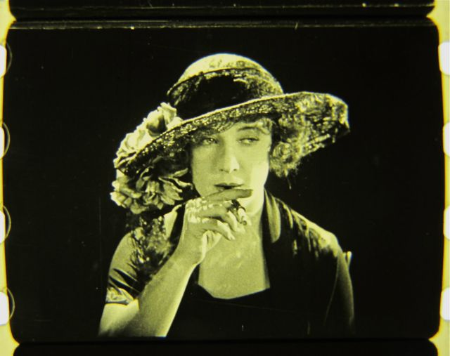 Στο Διαδίκτυο η πρώτη ταινία του Άλφρεντ Χίτσκοκ «The White Shadow»