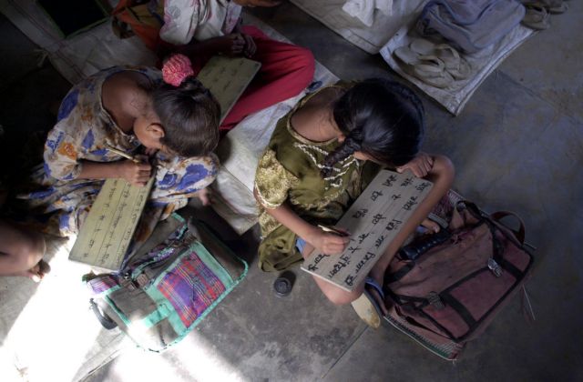 Οι κρεατοφάγοι είναι ψεύτες και βιαστές, λέει ινδικό σχολικό βιβλίο