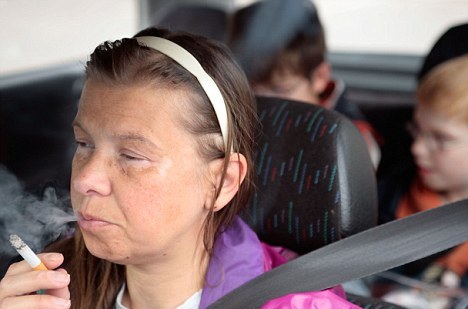 Άκρως ανθυγιεινό το κάπνισμα μέσα στο αυτοκίνητο