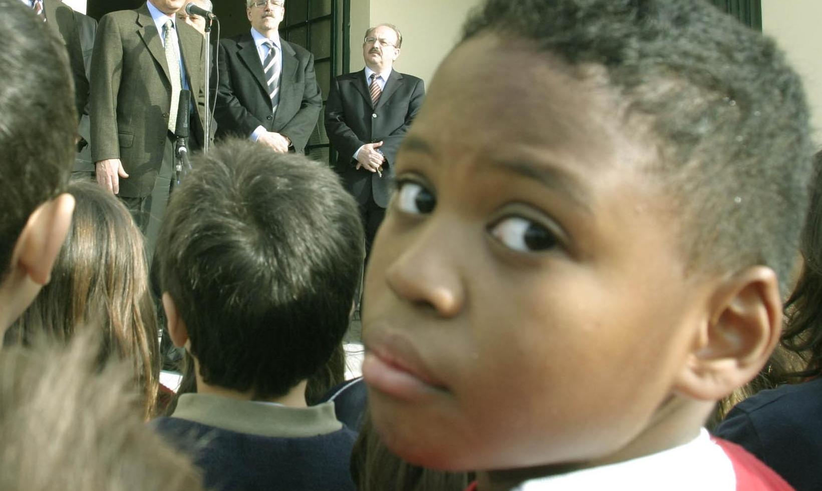 Τριακόσιοι καθηγητές πανεπιστημίου εναντίον του ρατσισμού και του φασισμού