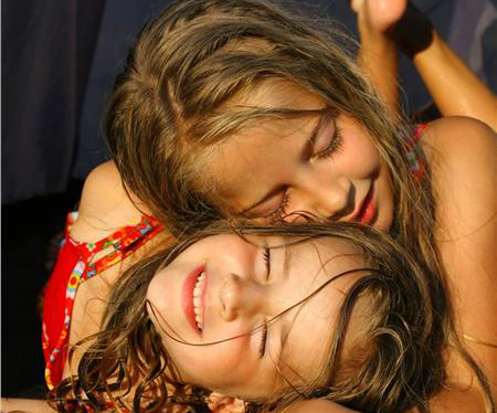 imommy.gr: Γιατί τα αδέρφια είναι τόσο διαφορετικά;