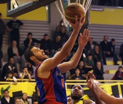 Ο Πανιώνιος πέρασε από τα Ιλίσσια με 75-69 και επέστρεψε στις νίκες