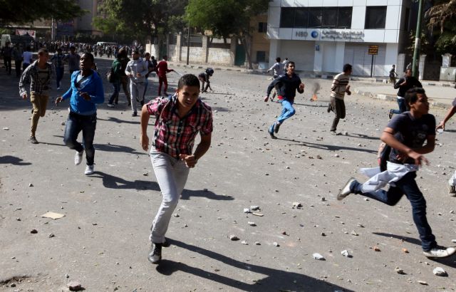 Πυροσβεστική παρέμβαση των δικαστών στην Αίγυπτο για τις υπερξουσίες Μόρσι