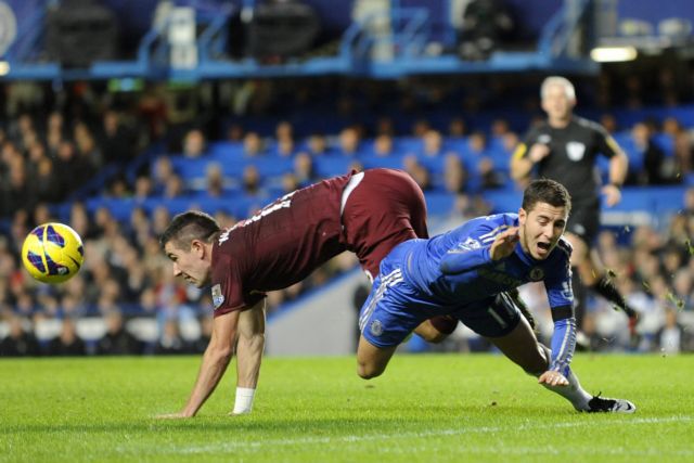 Με τη βοήθεια της Τσέλσι έμεινε μόνη πρώτη η Μάντσεστερ Γ.