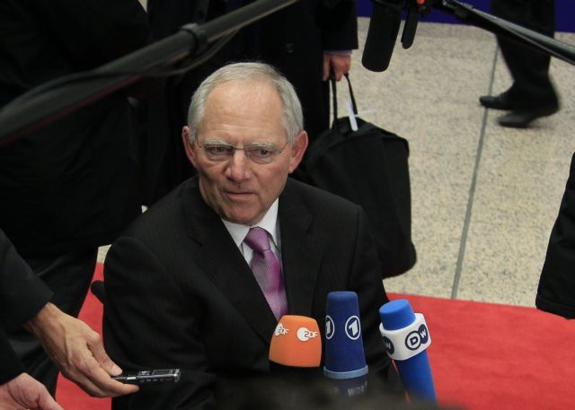 Μερική διαγραφή του ελληνικού χρέους μέχρι το 2015 εξετάζει η Ευρωζώνη, σύμφωνα με τη Welt