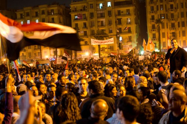 Το μέλλον του Μόρσι στο «καζάνι» της πλατείας Ταχρίρ, νέες διαδηλώσεις την Παρασκευή