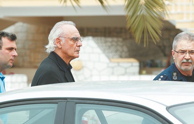 Σε δίκη για ανακριβή «πόθεν έσχες» των ετών 2006-2009 ο Ακης Τσοχατζόπουλος