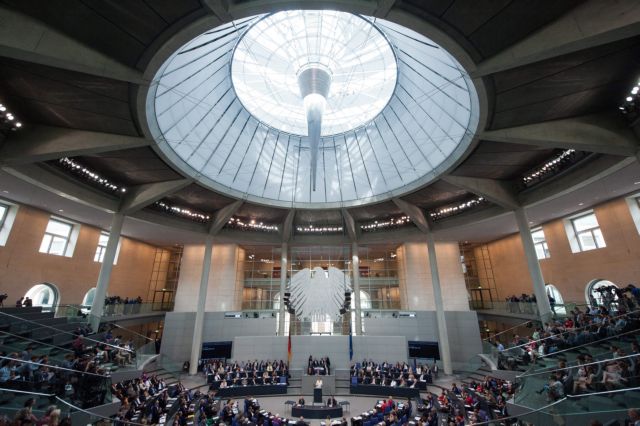 Κι άλλο χρόνο πριν ψηφιστεί η συμφωνία για την Ελλάδα ζητά η γερμανική αντιπολίτευση