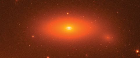 Τερατώδης μαύρη τρύπα είναι υπερβολικά βαριά για το γαλαξία της