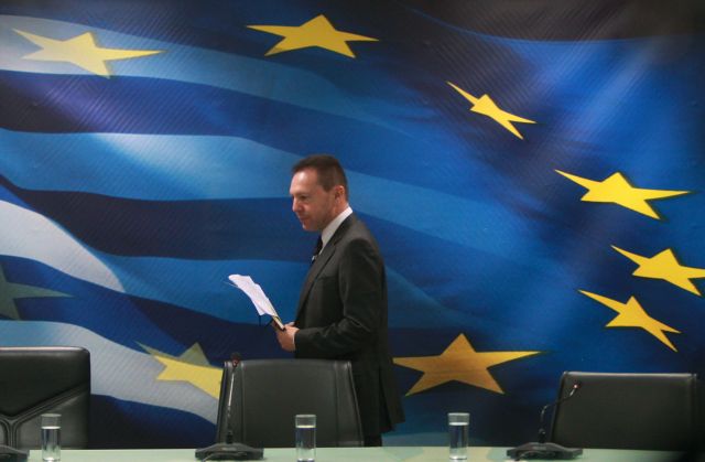 Μπαράζ ενστάσεων από τα κόμματα για το φορολογικό νομοσχέδιο