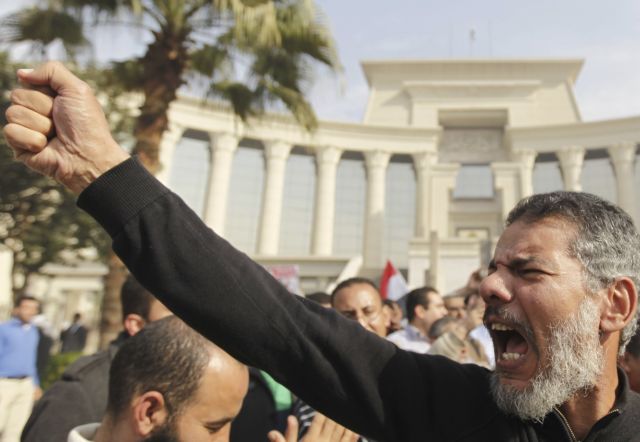 Δικαστική «εξέγερση» κατά του Αιγύπτιου προέδρου Μοχάμεντ Μόρσι