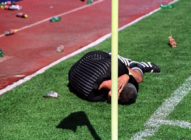 Ξεψύχησε επόπτης μετά από ξυλοδαρμό ανήλικων ποδοσφαιριστών