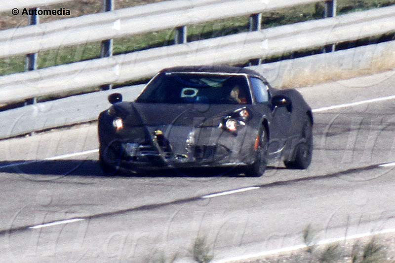 Alfa Romeo 4C 2014: Σε τροχιά «προσγείωσης»