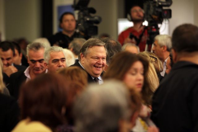 Τακτική πρόληψης νέων αποχωρήσεων από το ΠΑΣΟΚ