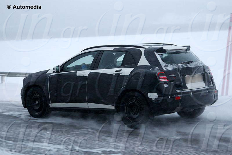 Mercedes-Benz GLA 2014: Σε απόσταση ασφαλείας