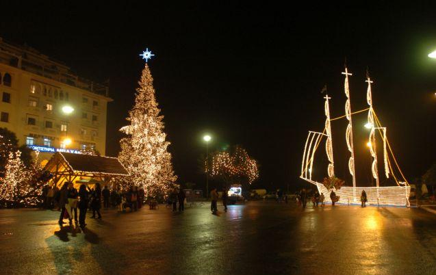 Με έναν μάγο και ένα αστέρι-οδηγό υποδέχεται η Θεσσαλονίκη τα Χριστούγεννα