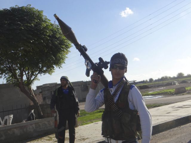 «Στρατιωτικό στόχο» κηρύσσουν οι Σύροι αντικαθεστωτικοί το αεροδρόμιο της Δαμασκού