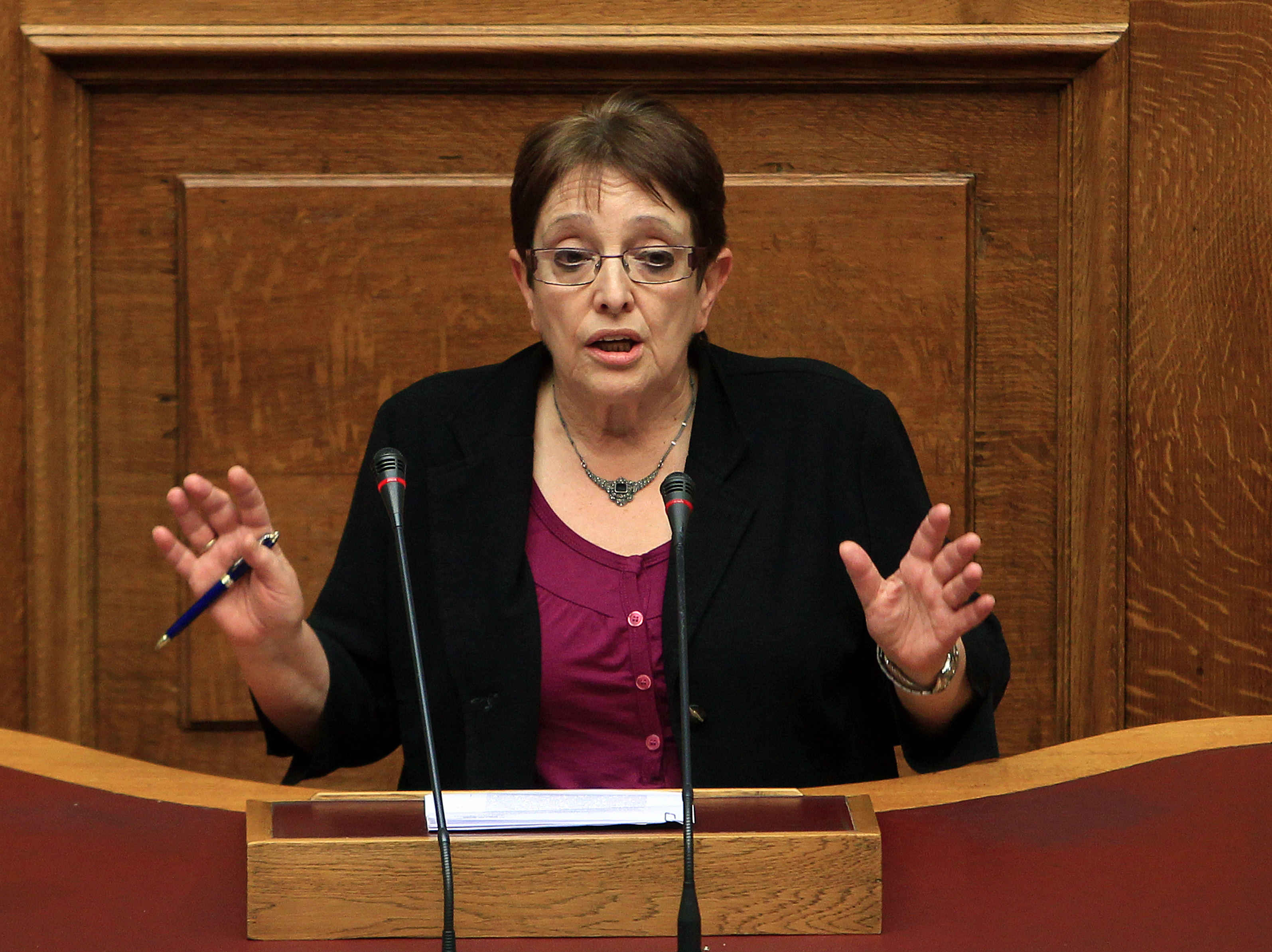 Με τις διοικήσεις της ΔΕΗ και της ΓΕΝΟΠ-ΔΕΗ συναντήθηκε η Αλέκα Παπαρήγα