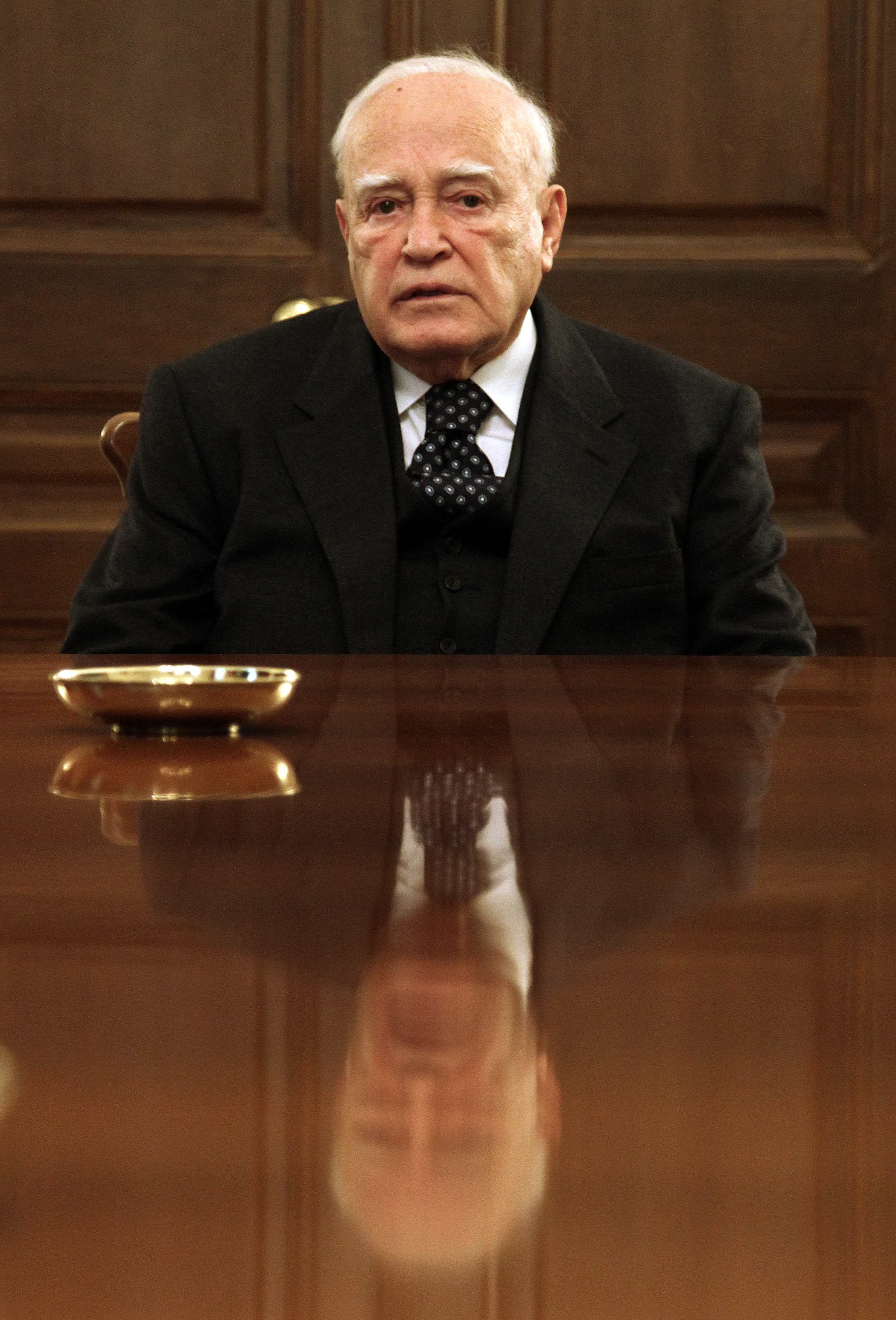 Η διαφθορά υπονομεύει κάθε προσπάθεια ανάπτυξης, λέει ο Κάρολος Παπούλιας