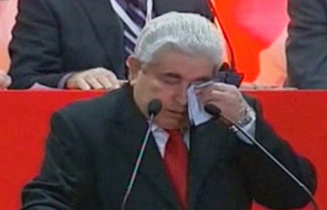 Δάκρυσε ο Δημήτρης Χριστόφιας για το κυπριακό μνημόνιο
