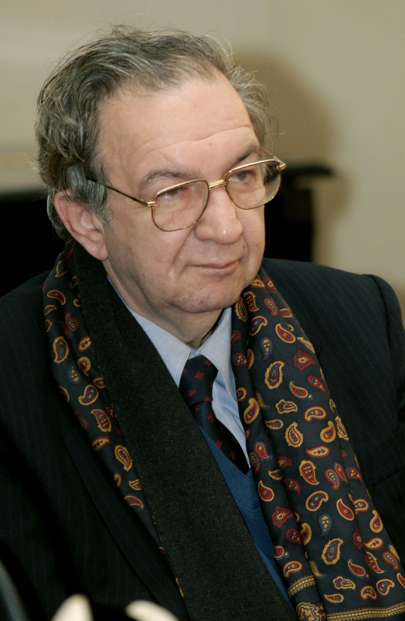 Ο Σπύρος Ευαγγελάτος πρόεδρος της Ακαδημίας Αθηνών για το 2013