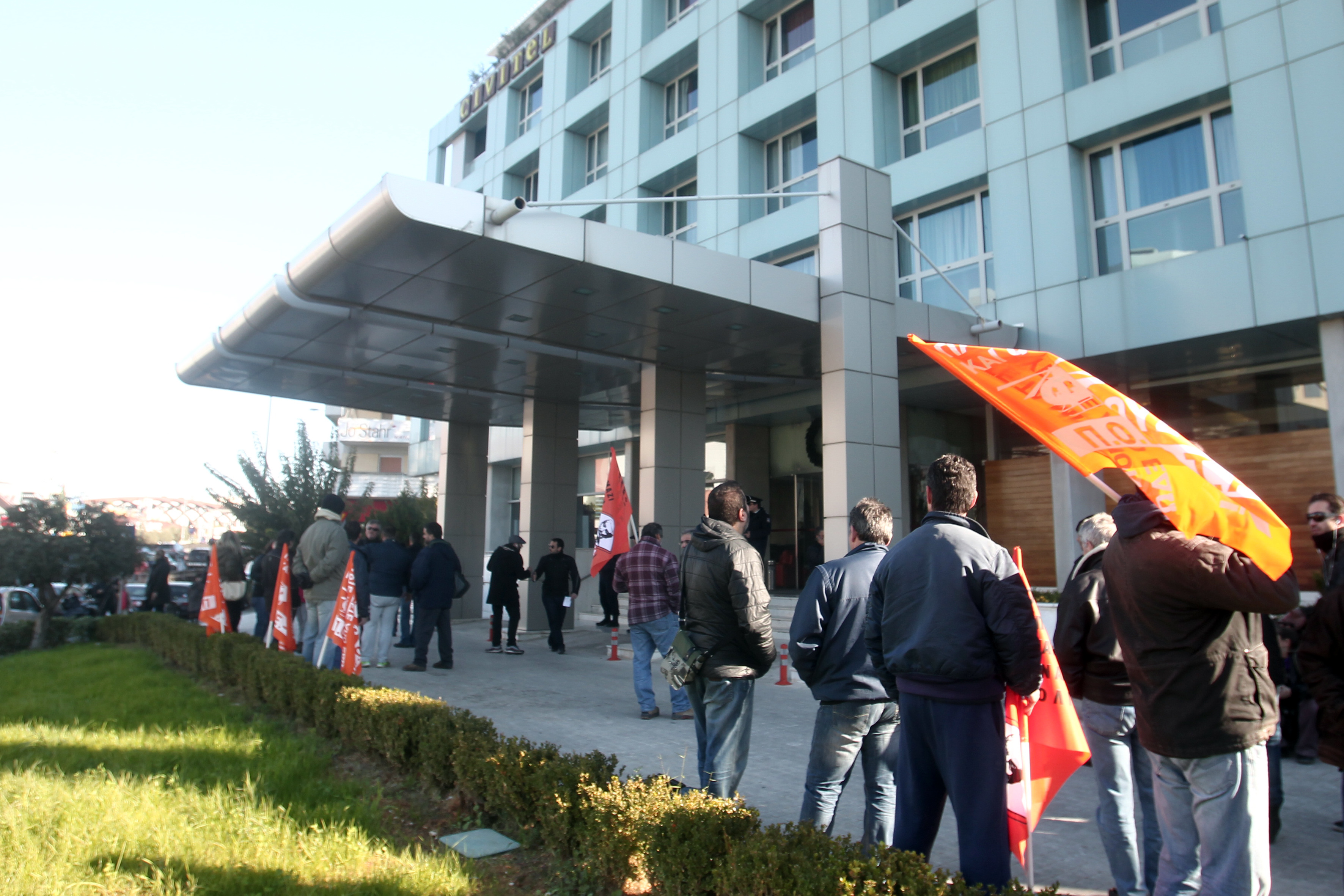 Σε κλοιό από την ΠΟΕ-ΟΤΑ η ελληνογερμανική συνάντηση δημάρχων