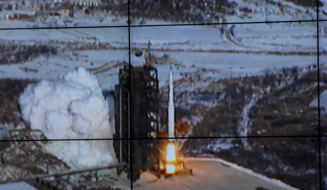 Κανονικά στην τροχιά του κινείται ο δορυφόρος που εκτόξευσε η Βόρεια Κορέα